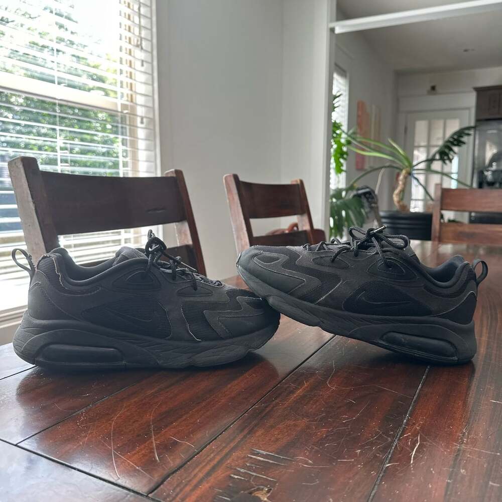 Nike Air Max 200 Triple Black Running Shoes